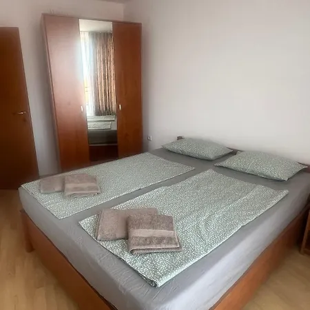 Apartmán Amartmán Přímo U Moře - Elenite Až 5 Osob