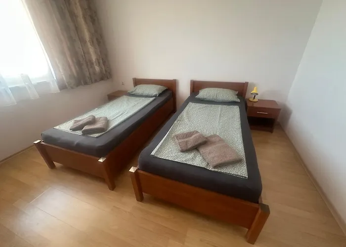 Amartman Primo U - Elenite Az 5 Osob Апартаменты