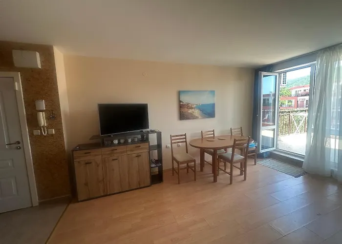 Amartman Primo U - Elenite Az 5 Osob Апартаменты *